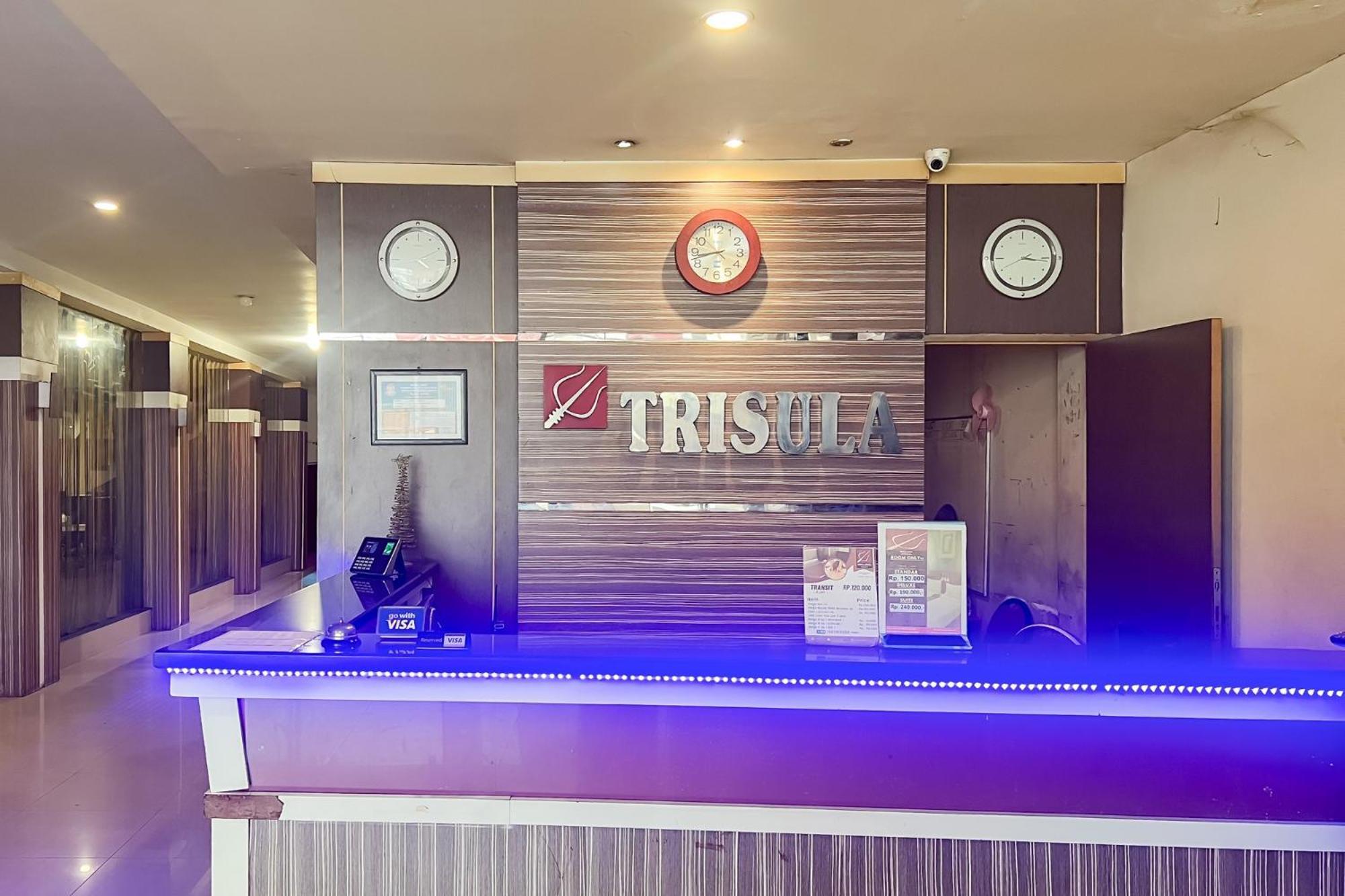 Urbanview Trisula Hotel Makassar Exteriör bild